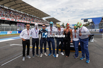 2024-01-13 - FIA Family picture gridwalk during the 2024 Hankook Mexico City ePrix, 1st meeting of the 2023-24 ABB FIA Formula E World Championship, on the Autodromo Hermanos Rodriguez from January 11 to 13, in Mexico City, Mexico - 2024 FORMULA E HANKOOK MEXICO CITY EPRIX - FORMULA E - MOTORS