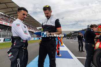 2024-01-13 - WEHRLEIN Pascal (ger), TAG HEUER Porsche Formula E Team, Porsche 99X Electric, portrait gridwalk during the 2024 Hankook Mexico City ePrix, 1st meeting of the 2023-24 ABB FIA Formula E World Championship, on the Autodromo Hermanos Rodriguez from January 11 to 13, in Mexico City, Mexico - 2024 FORMULA E HANKOOK MEXICO CITY EPRIX - FORMULA E - MOTORS