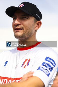 2024-01-25 - DENNIS Jake (gbr), Andretti Global, Porsche 99X Electric, portrait during the 2024 Diriyah E-Prix, 2nd meeting of the 2023-24 ABB FIA Formula E World Championship, on the Riyadh Street Circuit from January 25 to 27, in Diriyah, Saudi Arabia - 2024 FORMULA E DIRIYAH E-PRIX - FORMULA E - MOTORS