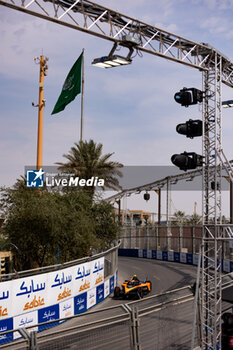 2024-01-26 - 08 BIRD Sam (gbr), NEOM McLaren Formula E Team, Nissan e-4ORCE 04, action during the 2024 Diriyah E-Prix, 2nd meeting of the 2023-24 ABB FIA Formula E World Championship, on the Riyadh Street Circuit from January 25 to 27, in Diriyah, Saudi Arabia - 2024 FORMULA E DIRIYAH E-PRIX - FORMULA E - MOTORS