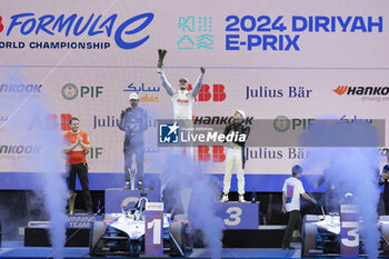 2024-01-26 - DENNIS Jake (gbr), Andretti Global, Porsche 99X Electric, portrait VERGNE Jean-Eric (fra), DS Penske, DS E-Tense FE23, portrait CASSIDY Nick (nzl), Jaguar TCS Racing, Jaguar I-Type 6, portrait podium, portrait during the 2024 Diriyah E-Prix, 2nd meeting of the 2023-24 ABB FIA Formula E World Championship, on the Riyadh Street Circuit from January 25 to 27, in Diriyah, Saudi Arabia - 2024 FORMULA E DIRIYAH E-PRIX - FORMULA E - MOTORS
