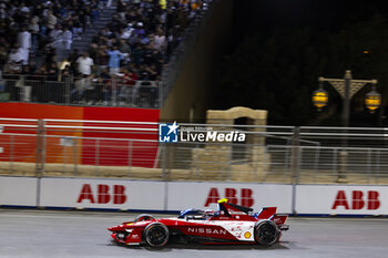 2024-01-26 - 22 ROWLAND Oliver (gbr), Nissan Formula E Team, Nissan e-4ORCE 04, action during the 2024 Diriyah E-Prix, 2nd meeting of the 2023-24 ABB FIA Formula E World Championship, on the Riyadh Street Circuit from January 25 to 27, in Diriyah, Saudi Arabia - 2024 FORMULA E DIRIYAH E-PRIX - FORMULA E - MOTORS