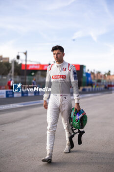 2024-01-27 - DENNIS Jake (gbr), Andretti Global, Porsche 99X Electric, portrait during the 2024 Diriyah E-Prix, 2nd meeting of the 2023-24 ABB FIA Formula E World Championship, on the Riyadh Street Circuit from January 25 to 27, in Diriyah, Saudi Arabia - 2024 FORMULA E DIRIYAH E-PRIX - FORMULA E - MOTORS