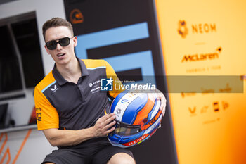 2024-03-14 - HUGHES Jake (gbr), NEOM McLaren Formula E Team, Nissan e-4ORCE 04, portrait during the 2024 Sao Paulo ePrix, 3rd meeting of the 2023-24 ABB FIA Formula E World Championship, on the Sao Paulo Street Circuit from March 24 to 26, 2024 in Sao Paulo, Brazil - 2024 FORMULA E SAO PAULO EPRIX - FORMULA E - MOTORS