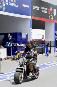 2024-03-14 - ambiance paddock during the 2024 Sao Paulo ePrix, 3rd meeting of the 2023-24 ABB FIA Formula E World Championship, on the Sao Paulo Street Circuit from March 24 to 26, 2024 in Sao Paulo, Brazil - 2024 FORMULA E SAO PAULO EPRIX - FORMULA E - MOTORS