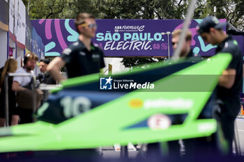 2024-03-14 - ambiance pitlane, track during the 2024 Sao Paulo ePrix, 3rd meeting of the 2023-24 ABB FIA Formula E World Championship, on the Sao Paulo Street Circuit from March 24 to 26, 2024 in Sao Paulo, Brazil - 2024 FORMULA E SAO PAULO EPRIX - FORMULA E - MOTORS