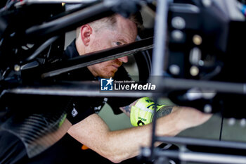 2024-03-14 - mecaniciens mechanics, DS Penske Formula E Team, portrait during the 2024 Sao Paulo ePrix, 3rd meeting of the 2023-24 ABB FIA Formula E World Championship, on the Sao Paulo Street Circuit from March 24 to 26, 2024 in Sao Paulo, Brazil - 2024 FORMULA E SAO PAULO EPRIX - FORMULA E - MOTORS