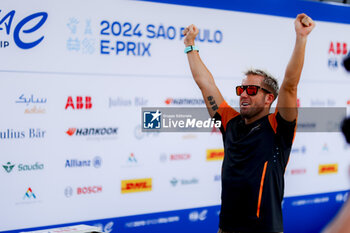 2024-03-14 - BIRD Sam (gbr), NEOM McLaren Formula E Team, Nissan e-4ORCE 04, portrait during the 2024 Sao Paulo ePrix, 3rd meeting of the 2023-24 ABB FIA Formula E World Championship, on the Sao Paulo Street Circuit from March 24 to 26, 2024 in Sao Paulo, Brazil - 2024 FORMULA E SAO PAULO EPRIX - FORMULA E - MOTORS