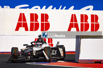 15/03/2024 - 09 EVANS Mitch (nzl), Jaguar TCS Racing, Jaguar I-Type 6, action during the 2024 Sao Paulo ePrix, 3rd meeting of the 2023-24 ABB FIA Formula E World Championship, on the Sao Paulo Street Circuit from March 24 to 26, 2024 in Sao Paulo, Brazil - 2024 FORMULA E SAO PAULO EPRIX - FORMULA E - MOTORI