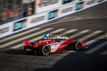 15/03/2024 - 22 ROWLAND Oliver (gbr), Nissan Formula E Team, Nissan e-4ORCE 04, action during the 2024 Sao Paulo ePrix, 3rd meeting of the 2023-24 ABB FIA Formula E World Championship, on the Sao Paulo Street Circuit from March 24 to 26, 2024 in Sao Paulo, Brazil - 2024 FORMULA E SAO PAULO EPRIX - FORMULA E - MOTORI