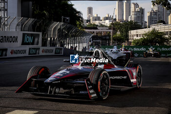 15/03/2024 - 94 WEHRLEIN Pascal (ger), TAG HEUER Porsche Formula E Team, Porsche 99X Electric, action during the 2024 Sao Paulo ePrix, 3rd meeting of the 2023-24 ABB FIA Formula E World Championship, on the Sao Paulo Street Circuit from March 24 to 26, 2024 in Sao Paulo, Brazil - 2024 FORMULA E SAO PAULO EPRIX - FORMULA E - MOTORI