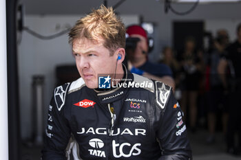 2024-03-16 - CASSIDY Nick (nzl), Jaguar TCS Racing, Jaguar I-Type 6, portrait during the 2024 Sao Paulo ePrix, 3rd meeting of the 2023-24 ABB FIA Formula E World Championship, on the Sao Paulo Street Circuit from March 24 to 26, 2024 in Sao Paulo, Brazil - 2024 FORMULA E SAO PAULO EPRIX - FORMULA E - MOTORS