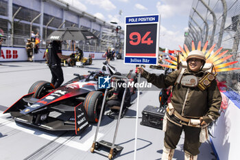 2024-03-16 - 94 WEHRLEIN Pascal (ger), TAG HEUER Porsche Formula E Team, Porsche 99X Electric, Ambiance on the grid during the 2024 Sao Paulo ePrix, 3rd meeting of the 2023-24 ABB FIA Formula E World Championship, on the Sao Paulo Street Circuit from March 24 to 26, 2024 in Sao Paulo, Brazil - 2024 FORMULA E SAO PAULO EPRIX - FORMULA E - MOTORS
