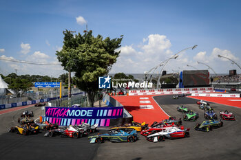 2024-03-16 - Start of the race during the 2024 Sao Paulo ePrix, 3rd meeting of the 2023-24 ABB FIA Formula E World Championship, on the Sao Paulo Street Circuit from March 24 to 26, 2024 in Sao Paulo, Brazil - 2024 FORMULA E SAO PAULO EPRIX - FORMULA E - MOTORS