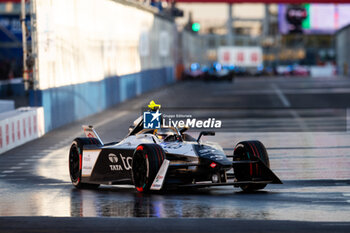 2024-03-29 - 37 CASSIDY Nick (nzl), Jaguar TCS Racing, Jaguar I-Type 6, action during the 2024 Tokyo ePrix, 4th meeting of the 2023-24 ABB FIA Formula E World Championship, on the Tokyo Street Circuit from March 28 to 30, 2024 in Tokyo, Japan - 2024 FORMULA E TOKYO EPRIX - FORMULA E - MOTORS