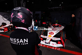 2024-03-29 - ROWLAND Oliver (gbr), Nissan Formula E Team, Nissan e-4ORCE 04, portrait during the 2024 Tokyo ePrix, 4th meeting of the 2023-24 ABB FIA Formula E World Championship, on the Tokyo Street Circuit from March 28 to 30, 2024 in Tokyo, Japan - 2024 FORMULA E TOKYO EPRIX - FORMULA E - MOTORS