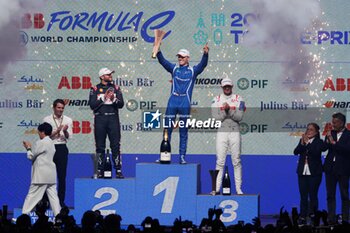 2024-03-30 - GUNTHER Maximilian (ger), Maserati MSG Racing, Maserati Tipo Folgore, portrait, ROWLAND Oliver (gbr), Nissan Formula E Team, Nissan e-4ORCE 04, portrait, DENNIS Jake (gbr), Andretti Global, Porsche 99X Electric, portrait, , podium, portrait, during the 2024 Tokyo ePrix, 4th meeting of the 2023-24 ABB FIA Formula E World Championship, on the Tokyo Street Circuit from March 28 to 30, 2024 in Tokyo, Japan - 2024 FORMULA E TOKYO EPRIX - FORMULA E - MOTORS