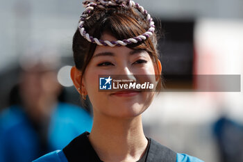 2024-03-30 - girl ambiance, during the 2024 Tokyo ePrix, 4th meeting of the 2023-24 ABB FIA Formula E World Championship, on the Tokyo Street Circuit from March 28 to 30, 2024 in Tokyo, Japan - 2024 FORMULA E TOKYO EPRIX - FORMULA E - MOTORS