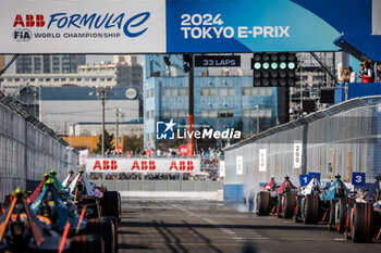 2024-03-30 - depart, start, during the 2024 Tokyo ePrix, 4th meeting of the 2023-24 ABB FIA Formula E World Championship, on the Tokyo Street Circuit from March 28 to 30, 2024 in Tokyo, Japan - 2024 FORMULA E TOKYO EPRIX - FORMULA E - MOTORS