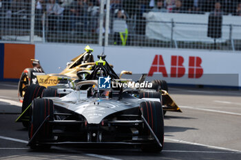 2024-03-30 - 37 CASSIDY Nick (nzl), Jaguar TCS Racing, Jaguar I-Type 6, action during the 2024 Tokyo ePrix, 4th meeting of the 2023-24 ABB FIA Formula E World Championship, on the Tokyo Street Circuit from March 28 to 30, 2024 in Tokyo, Japan - 2024 FORMULA E TOKYO EPRIX - FORMULA E - MOTORS