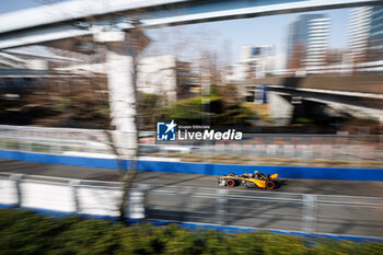 2024-03-30 - 05 HUGHES Jake (gbr), NEOM McLaren Formula E Team, Nissan e-4ORCE 04, action during the 2024 Tokyo ePrix, 4th meeting of the 2023-24 ABB FIA Formula E World Championship, on the Tokyo Street Circuit from March 28 to 30, 2024 in Tokyo, Japan - 2024 FORMULA E TOKYO EPRIX - FORMULA E - MOTORS