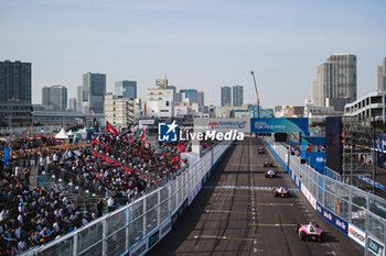 2024-03-30 - fans, supporters, public, spectators tribune, grandstands during the 2024 Tokyo ePrix, 4th meeting of the 2023-24 ABB FIA Formula E World Championship, on the Tokyo Street Circuit from March 28 to 30, 2024 in Tokyo, Japan - 2024 FORMULA E TOKYO EPRIX - FORMULA E - MOTORS