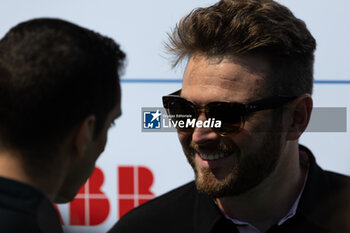2024-04-12 - ROWLAND Oliver (gbr), Nissan Formula E Team, Nissan e-4ORCE 04, portrait during the 2024 Misano ePrix, 5th meeting of the 2023-24 ABB FIA Formula E World Championship, on the Misano World Circuit Marco Simoncelli from April 11 to 14, 2024 in Misano Adriatico, Italy - 2024 FORMULA E MISANO EPRIX - FORMULA E - MOTORS