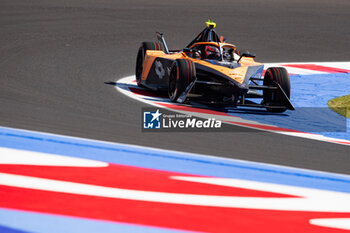 2024-04-12 - 05 BARNARD Taylor (gbr), NEOM McLaren Formula E Team, Nissan e-4ORCE 04, action during the 2024 Misano ePrix, 5th meeting of the 2023-24 ABB FIA Formula E World Championship, on the Misano World Circuit Marco Simoncelli from April 11 to 14, 2024 in Misano Adriatico, Italy - 2024 FORMULA E MISANO EPRIX - FORMULA E - MOTORS