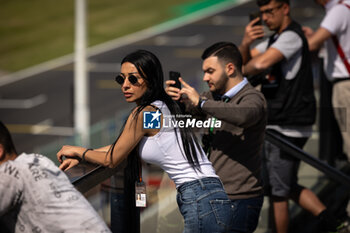 2024-04-12 - Fans during the 2024 Misano ePrix, 5th meeting of the 2023-24 ABB FIA Formula E World Championship, on the Misano World Circuit Marco Simoncelli from April 11 to 14, 2024 in Misano Adriatico, Italy - 2024 FORMULA E MISANO EPRIX - FORMULA E - MOTORS