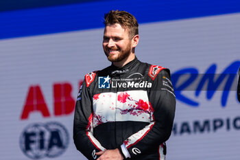 2024-04-13 - ROWLAND Oliver (gbr), Nissan Formula E Team, Nissan e-4ORCE 04, portrait during the 2024 Misano ePrix, 5th meeting of the 2023-24 ABB FIA Formula E World Championship, on the Misano World Circuit Marco Simoncelli from April 11 to 14, 2024 in Misano Adriatico, Italy - 2024 FORMULA E MISANO EPRIX - FORMULA E - MOTORS