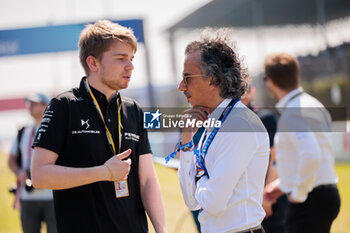 2024-04-13 - SHWARTZMAN Robert (isr), DS Penske, DS E-Tense FE23, portrait MEKIES Laurent (fra), Team Principal of Visa Cash App RB F1 Team, portrait on the grille de depart, starting grid during the 2024 Misano ePrix, 5th meeting of the 2023-24 ABB FIA Formula E World Championship, on the Misano World Circuit Marco Simoncelli from April 11 to 14, 2024 in Misano Adriatico, Italy - 2024 FORMULA E MISANO EPRIX - FORMULA E - MOTORS