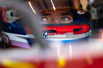 2024-04-14 - ROWLAND Oliver (gbr), Nissan Formula E Team, Nissan e-4ORCE 04, portrait during the 2024 Misano ePrix, 5th meeting of the 2023-24 ABB FIA Formula E World Championship, on the Misano World Circuit Marco Simoncelli from April 11 to 14, 2024 in Misano Adriatico, Italy - 2024 FORMULA E MISANO EPRIX - FORMULA E - MOTORS