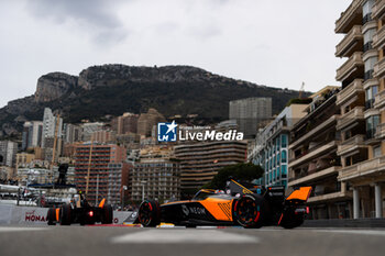 27/04/2024 - 08 BARNARD Taylor (gbr), NEOM McLaren Formula E Team, Nissan e-4ORCE 04, action during the 2024 Monaco ePrix, 6th meeting of the 2023-24 ABB FIA Formula E World Championship, on the Circuit de Monaco from April 25 to 27, 2024 in Monaco - 2024 FORMULA E MONACO EPRIX - FORMULA E - MOTORI