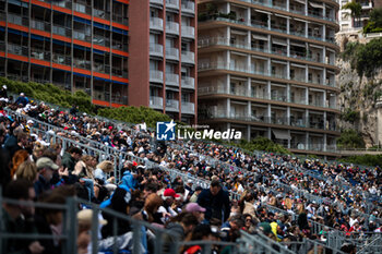 2024-04-27 - Fans during the 2024 Monaco ePrix, 6th meeting of the 2023-24 ABB FIA Formula E World Championship, on the Circuit de Monaco from April 25 to 27, 2024 in Monaco - 2024 FORMULA E MONACO EPRIX - FORMULA E - MOTORS