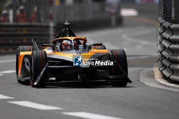 27/04/2024 - 08 BARNARD Taylor (gbr), NEOM McLaren Formula E Team, Nissan e-4ORCE 04, action during the 2024 Monaco ePrix, 6th meeting of the 2023-24 ABB FIA Formula E World Championship, on the Circuit de Monaco from April 25 to 27, 2024 in Monaco - 2024 FORMULA E MONACO EPRIX - FORMULA E - MOTORI