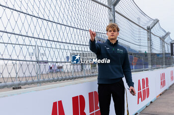 2024-05-10 - ARON Paul (est), Envision Racing, Jaguar I-Type 6, portrait during the 2024 Berlin ePrix, 7th meeting of the 2023-24 ABB FIA Formula E World Championship, on the Tempelhof Airport Street Circuit from May 10 to 12, 2024 in Berlin, Germany - 2024 FORMULA E BERLIN EPRIX - FORMULA E - MOTORS