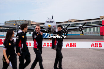 2024-05-10 - aircraft illustration during the 2024 Berlin ePrix, 7th meeting of the 2023-24 ABB FIA Formula E World Championship, on the Tempelhof Airport Street Circuit from May 10 to 12, 2024 in Berlin, Germany - 2024 FORMULA E BERLIN EPRIX - FORMULA E - MOTORS