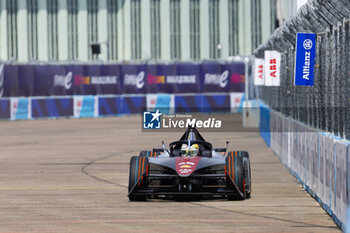 2024-05-10 - 48 MORTARA Edoardo (swi), Mahindra Racing, Mahindra M9Electro, action during the 2024 Berlin ePrix, 7th meeting of the 2023-24 ABB FIA Formula E World Championship, on the Tempelhof Airport Street Circuit from May 10 to 12, 2024 in Berlin, Germany - 2024 FORMULA E BERLIN EPRIX - FORMULA E - MOTORS