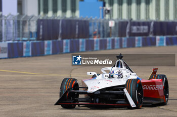 2024-05-10 - 01 DENNIS Jake (gbr), Andretti Global, Porsche 99X Electric, action during the 2024 Berlin ePrix, 7th meeting of the 2023-24 ABB FIA Formula E World Championship, on the Tempelhof Airport Street Circuit from May 10 to 12, 2024 in Berlin, Germany - 2024 FORMULA E BERLIN EPRIX - FORMULA E - MOTORS