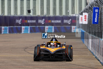 2024-05-10 - 08 BARNARD Taylor (gbr), NEOM McLaren Formula E Team, Nissan e-4ORCE 04, action during the 2024 Berlin ePrix, 7th meeting of the 2023-24 ABB FIA Formula E World Championship, on the Tempelhof Airport Street Circuit from May 10 to 12, 2024 in Berlin, Germany - 2024 FORMULA E BERLIN EPRIX - FORMULA E - MOTORS