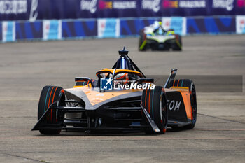 2024-05-10 - 08 BARNARD Taylor (gbr), NEOM McLaren Formula E Team, Nissan e-4ORCE 04, action during the 2024 Berlin ePrix, 7th meeting of the 2023-24 ABB FIA Formula E World Championship, on the Tempelhof Airport Street Circuit from May 10 to 12, 2024 in Berlin, Germany - 2024 FORMULA E BERLIN EPRIX - FORMULA E - MOTORS