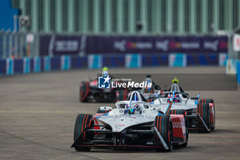 2024-05-10 - 01 DENNIS Jake (gbr), Andretti Global, Porsche 99X Electric, action during the 2024 Berlin ePrix, 7th meeting of the 2023-24 ABB FIA Formula E World Championship, on the Tempelhof Airport Street Circuit from May 10 to 12, 2024 in Berlin, Germany - 2024 FORMULA E BERLIN EPRIX - FORMULA E - MOTORS