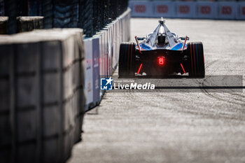 2024-05-10 - 01 DENNIS Jake (gbr), Andretti Global, Porsche 99X Electric, action during the 2024 Berlin ePrix, 7th meeting of the 2023-24 ABB FIA Formula E World Championship, on the Tempelhof Airport Street Circuit from May 10 to 12, 2024 in Berlin, Germany - 2024 FORMULA E BERLIN EPRIX - FORMULA E - MOTORS