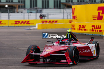 2024-05-10 - 22 ROWLAND Oliver (gbr), Nissan Formula E Team, Nissan e-4ORCE 04, action during the 2024 Berlin ePrix, 7th meeting of the 2023-24 ABB FIA Formula E World Championship, on the Tempelhof Airport Street Circuit from May 10 to 12, 2024 in Berlin, Germany - 2024 FORMULA E BERLIN EPRIX - FORMULA E - MOTORS