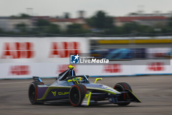 2024-05-10 - 11 DI GRASSI Lucas (bra), ABT CUPRA Formula E Team, Mahindra M9Electro, action during the 2024 Berlin ePrix, 7th meeting of the 2023-24 ABB FIA Formula E World Championship, on the Tempelhof Airport Street Circuit from May 10 to 12, 2024 in Berlin, Germany - 2024 FORMULA E BERLIN EPRIX - FORMULA E - MOTORS