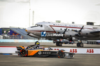 2024-05-10 - 05 HUGHES Jake (gbr), NEOM McLaren Formula E Team, Nissan e-4ORCE 04, action during the 2024 Berlin ePrix, 7th meeting of the 2023-24 ABB FIA Formula E World Championship, on the Tempelhof Airport Street Circuit from May 10 to 12, 2024 in Berlin, Germany - 2024 FORMULA E BERLIN EPRIX - FORMULA E - MOTORS