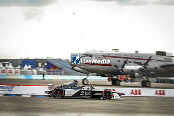 2024-05-10 - 09 EVANS Mitch (nzl), Jaguar TCS Racing, Jaguar I-Type 6, action during the 2024 Berlin ePrix, 7th meeting of the 2023-24 ABB FIA Formula E World Championship, on the Tempelhof Airport Street Circuit from May 10 to 12, 2024 in Berlin, Germany - 2024 FORMULA E BERLIN EPRIX - FORMULA E - MOTORS