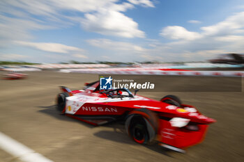 2024-05-10 - 22 ROWLAND Oliver (gbr), Nissan Formula E Team, Nissan e-4ORCE 04, action during the 2024 Berlin ePrix, 7th meeting of the 2023-24 ABB FIA Formula E World Championship, on the Tempelhof Airport Street Circuit from May 10 to 12, 2024 in Berlin, Germany - 2024 FORMULA E BERLIN EPRIX - FORMULA E - MOTORS