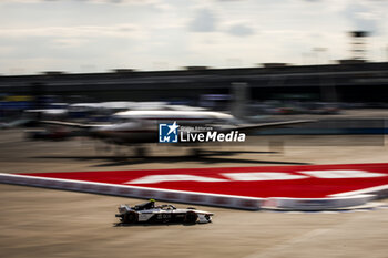 2024-05-10 - 37 CASSIDY Nick (nzl), Jaguar TCS Racing, Jaguar I-Type 6, action during the 2024 Berlin ePrix, 7th meeting of the 2023-24 ABB FIA Formula E World Championship, on the Tempelhof Airport Street Circuit from May 10 to 12, 2024 in Berlin, Germany - 2024 FORMULA E BERLIN EPRIX - FORMULA E - MOTORS