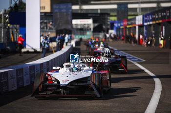 2024-05-12 - 01 DENNIS Jake (gbr), Andretti Global, Porsche 99X Electric, action during the 2024 Berlin ePrix, 7th meeting of the 2023-24 ABB FIA Formula E World Championship, on the Tempelhof Airport Street Circuit from May 10 to 12, 2024 in Berlin, Germany - 2024 FORMULA E BERLIN EPRIX - FORMULA E - MOTORS